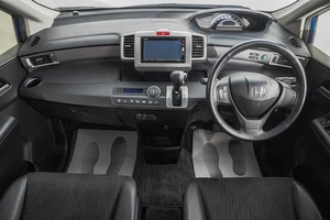 Минивэн Honda Freed 2015 года, 1249000 рублей, Барнаул