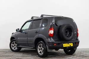 Внедорожник Chevrolet Niva 2018 года, 599000 рублей, Сургут