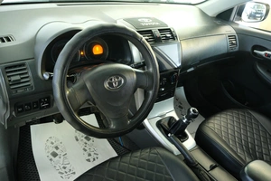Седан Toyota Corolla 2006 года, 779000 рублей, Омск