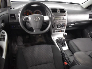 Седан Toyota Corolla 2013 года, 879900 рублей, Казань