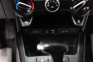 Хетчбэк Kia Rio X-Line 2018 года, 1089000 рублей, Новосибирск