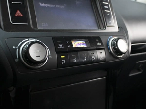 Внедорожник Toyota Land Cruiser Prado 2015 года, 3690000 рублей, Омск