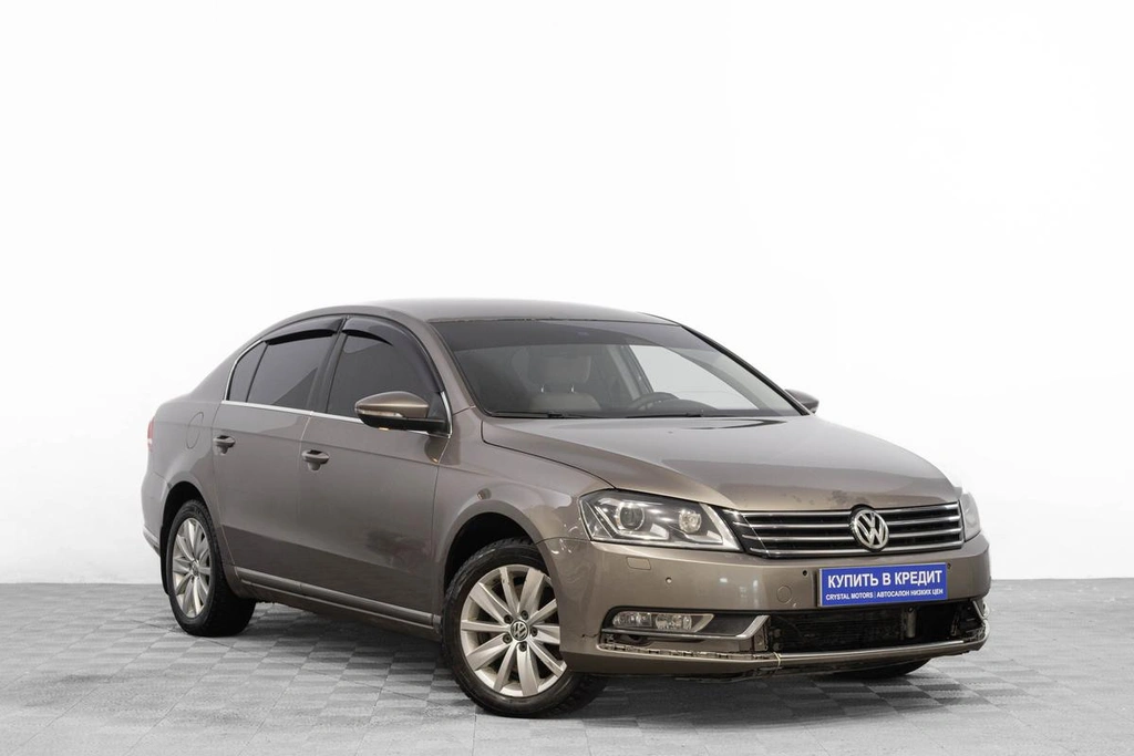 Седан Volkswagen Passat 2011 года, 839000 рублей, Барнаул