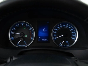 Седан Toyota Corolla 2018 года, 1549046 рублей, Москва