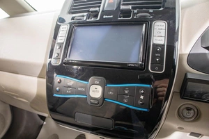 Хетчбэк Nissan Leaf 2013 года, 939000 рублей, Барнаул