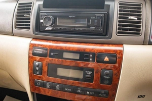 Седан Toyota Corolla 2001 года, 589000 рублей, Барнаул