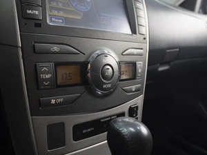 Седан Toyota Corolla 2007 года, 870000 рублей, Омск