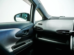 Минивэн Toyota Wish 2012 года, 1350000 рублей, Красноярск