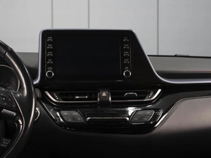 Внедорожник Toyota C-HR 2020 года, 2830000 рублей, Омск