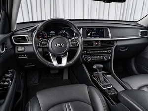 Седан Kia Optima 2019 года, 1599000 рублей, Тюмень