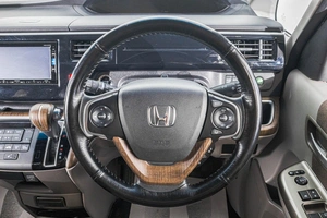 Минивэн Honda Stepwgn 2015 года, 1889000 рублей, Барнаул