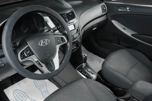 Седан Hyundai Solaris 2013 года, 899000 рублей, Тюмень