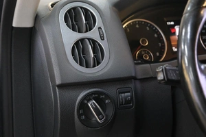 Внедорожник Volkswagen Tiguan 2015 года, 1849000 рублей, Омск