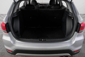 Хетчбэк Kia Rio X-Line 2018 года, 1349000 рублей, Кемерово