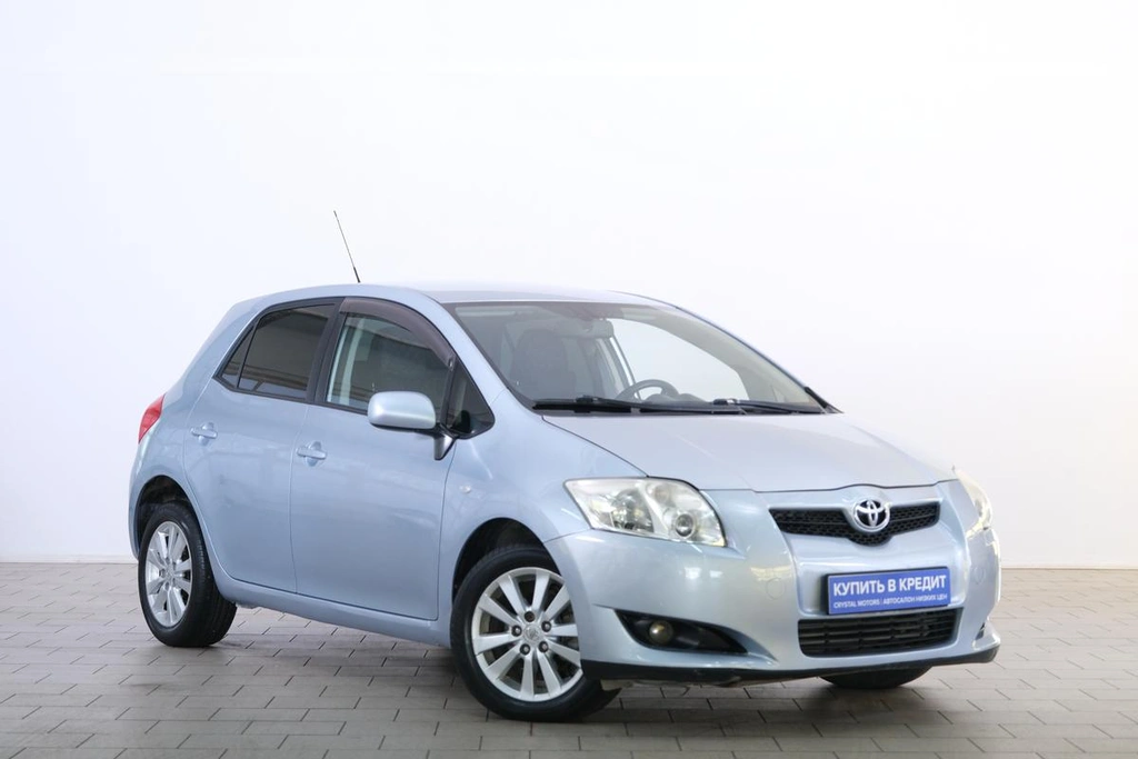 Хетчбэк Toyota Auris 2007 года, 859000 рублей, Омск