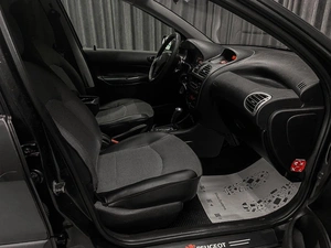 Хетчбэк Peugeot 206 2004 года, 270000 рублей, Красноярск