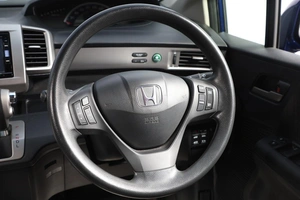 Минивэн Honda Freed 2015 года, 1339000 рублей, Новосибирск