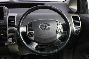 Лифтбек Toyota Prius 2008 года, 849000 рублей, Новосибирск