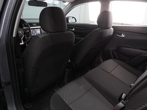 Хетчбэк Kia Rio X-Line 2018 года, 1524000 рублей, Воронеж