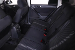 Внедорожник Volkswagen Tiguan 2011 года, 1129000 рублей, Пермь