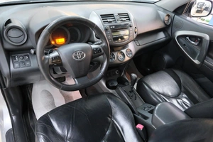 Внедорожник Toyota RAV4 2012 года, 1529000 рублей, Омск