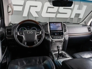 Внедорожник Toyota Land Cruiser 2016 года, 6500000 рублей, Тюмень