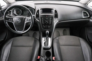 Седан Opel Astra 2013 года, 899000 рублей, Красноярск