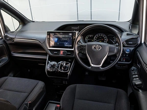 Минивэн Toyota Esquire 2015 года, 2240000 рублей, Краснодар