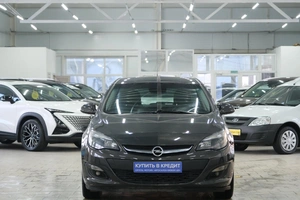 Хетчбэк Opel Astra 2014 года, 669000 рублей, Омск