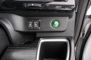 Минивэн Honda Stepwgn Spada 2015 года, 1699000 рублей, Красноярск