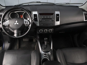 Внедорожник Mitsubishi Outlander 2008 года, 1350000 рублей, Омск
