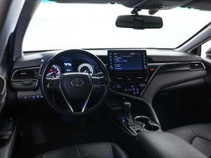 Седан Toyota Camry 2021 года, 3199050 рублей, Москва