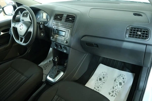 Седан Volkswagen Polo 2019 года, 1169000 рублей, Омск