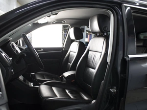 Внедорожник Volkswagen Tiguan 2011 года, 1290000 рублей, Омск