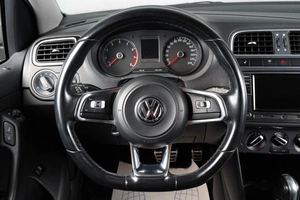 Седан Volkswagen Polo 2018 года, 1429000 рублей, Тюмень