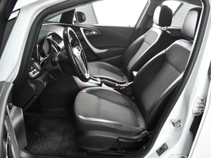 Хетчбэк Opel Astra 2012 года, 880000 рублей, Воронеж