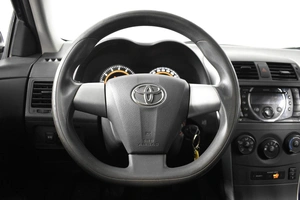 Седан Toyota Corolla 2012 года, 867100 рублей, Казань