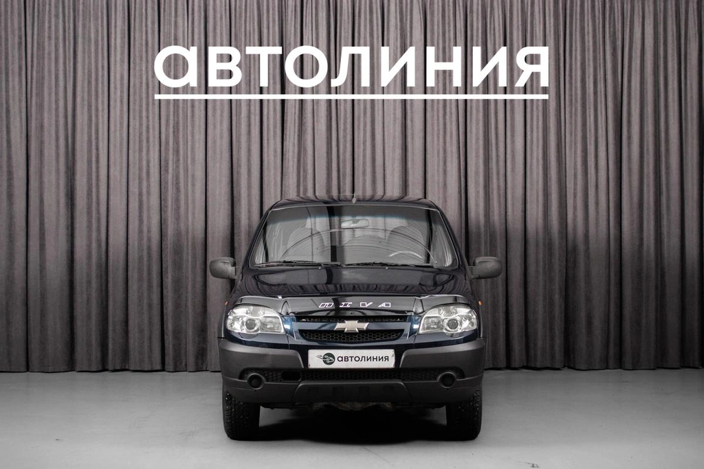 Внедорожник Chevrolet Niva 2011 года, 490000 рублей, Красноярск