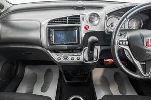 Минивэн Honda Stream 2007 года, 1039000 рублей, Барнаул