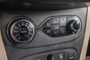 Седан Renault Logan 2014 года, 599000 рублей, Барнаул