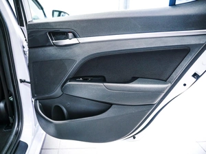 Седан Hyundai Elantra 2019 года, 1579000 рублей, Красноярск