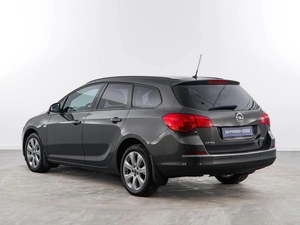 Универсал Opel Astra 2013 года, 749050 рублей, Москва