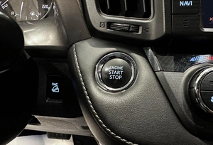 Внедорожник Toyota RAV4 2018 года, 2657000 рублей, Красноярск