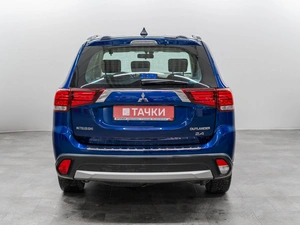 Внедорожник Mitsubishi Outlander 2015 года, 1800000 рублей, Красноярск