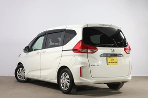 Минивэн Honda Freed 2017 года, 1459000 рублей, Новосибирск