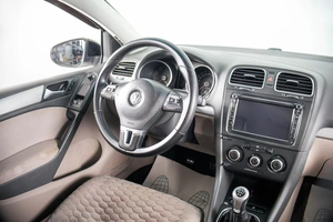 Хетчбэк Volkswagen Golf 2011 года, 699000 рублей, Пермь