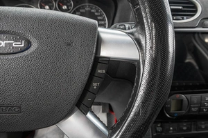 Хетчбэк Ford Focus 2006 года, 469000 рублей, Барнаул