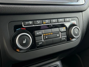 Внедорожник Volkswagen Tiguan 2011 года, 1160000 рублей, Ижевск
