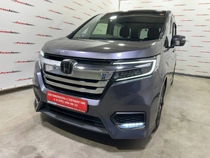 Минивэн Honda Stepwgn Spada 2021 года, 2300000 рублей, Красноярск