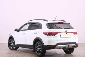 Хетчбэк Kia Rio X-Line 2019 года, 1619000 рублей, Омск